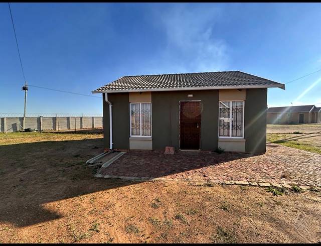 2 BEDROOM HOUSE FOR SALE IN SAVANNA CITY